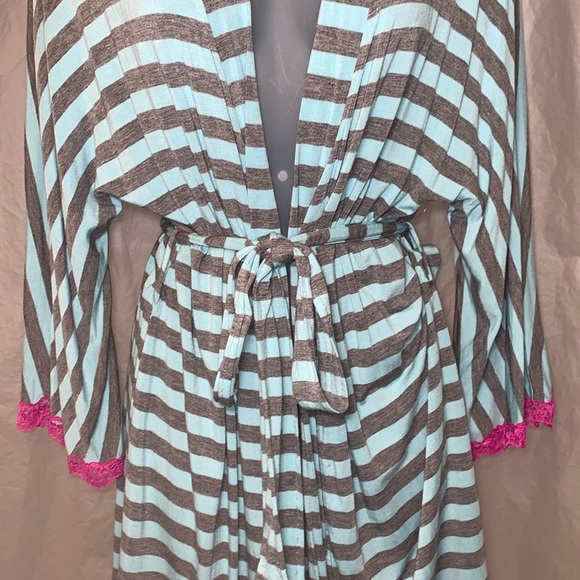 NWOT Medium Honeydew Intimates Lace Trim Striped Robe Gray / Mint - Picture 5 of 15